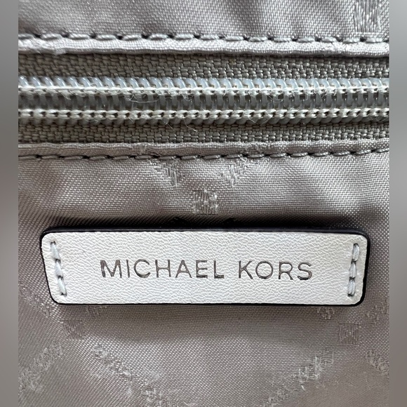 Michael Kors Manhattan Medium Contrast Trim Satchel - Picture 12 of 16